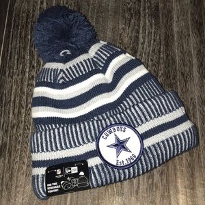 NEW Dallas cowboy pompom knit hat 🎉💯 NFL